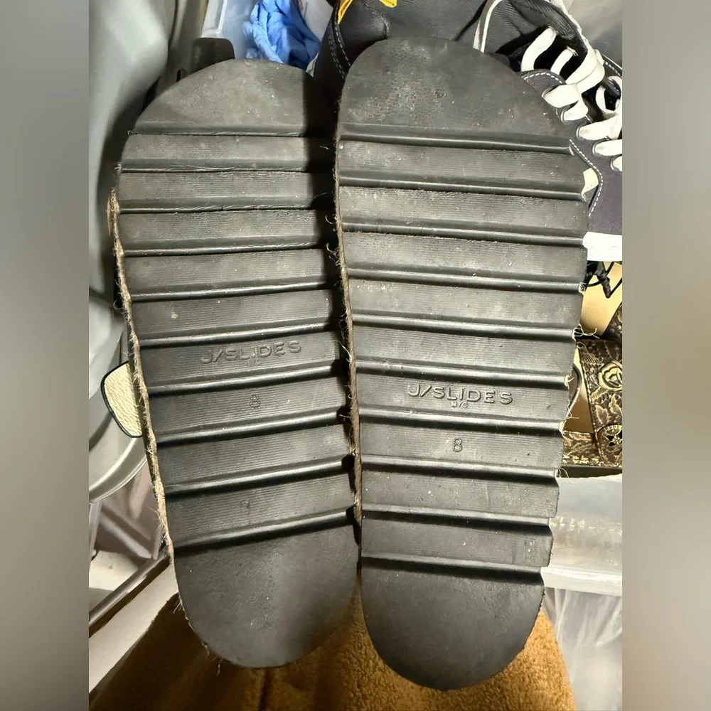 J/SLIDES Black Sandals with Ribbed Soles - Picture 3 of 3